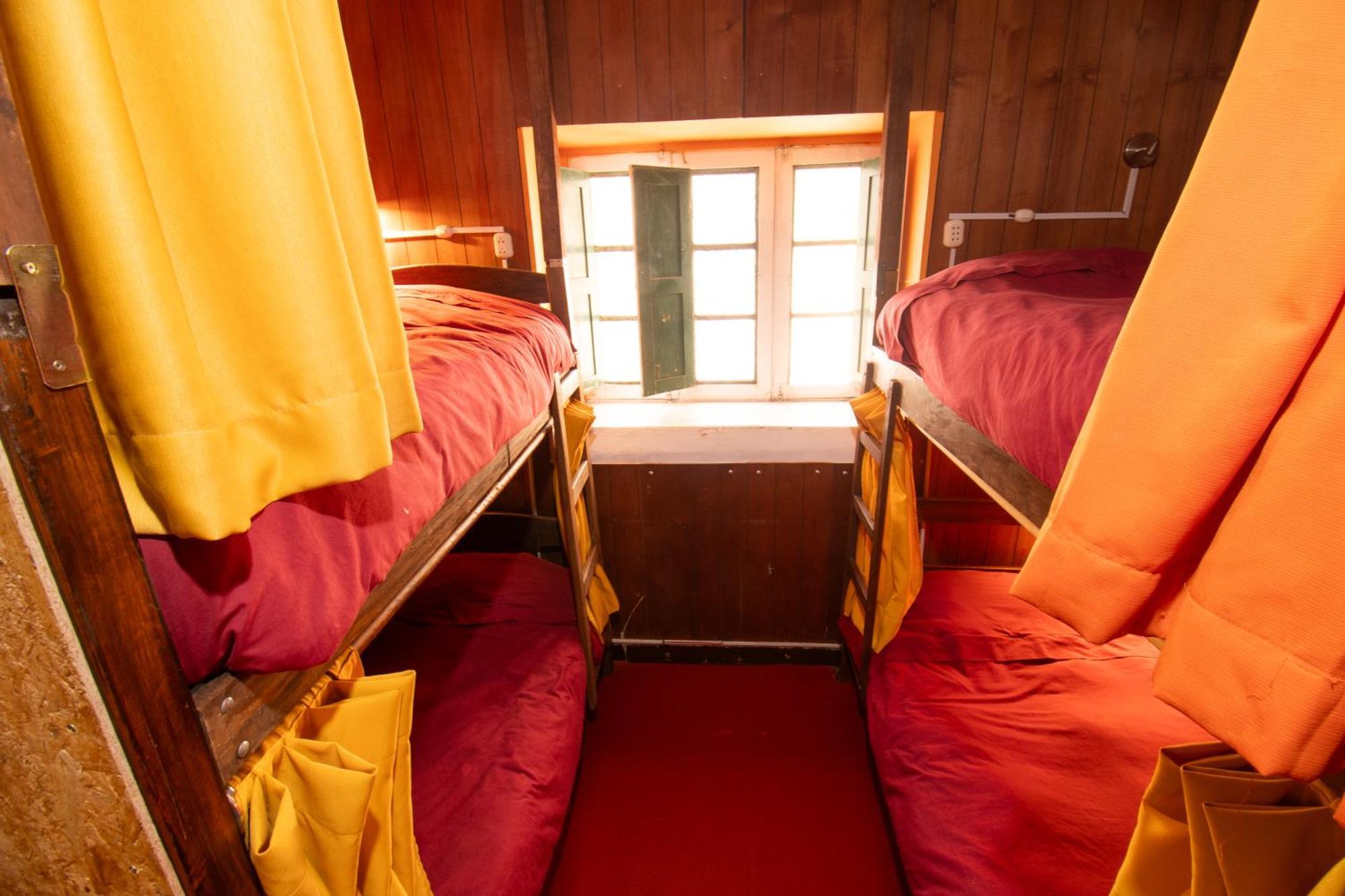 Vip House Hostal *