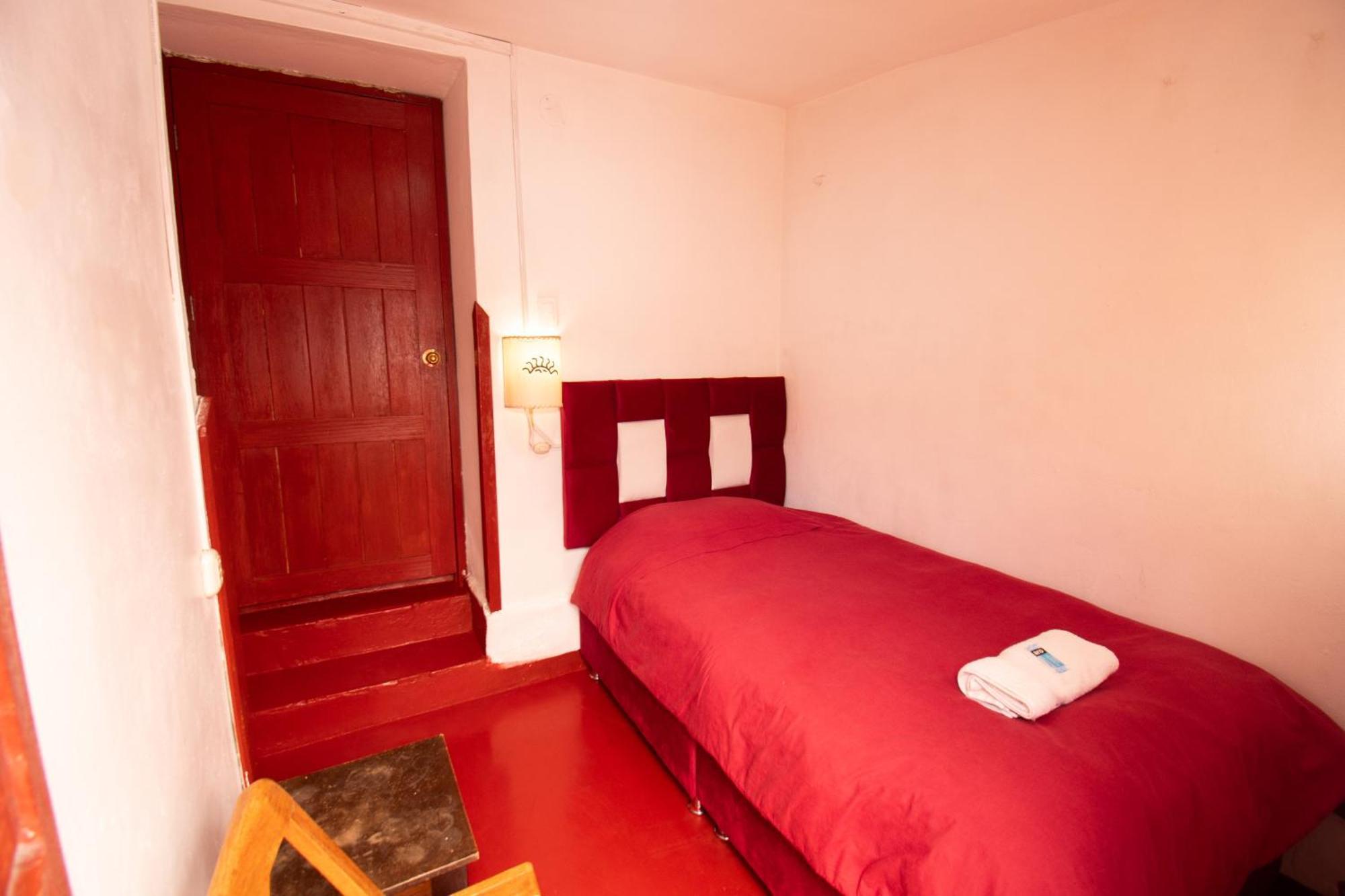 Hostal Vip House *