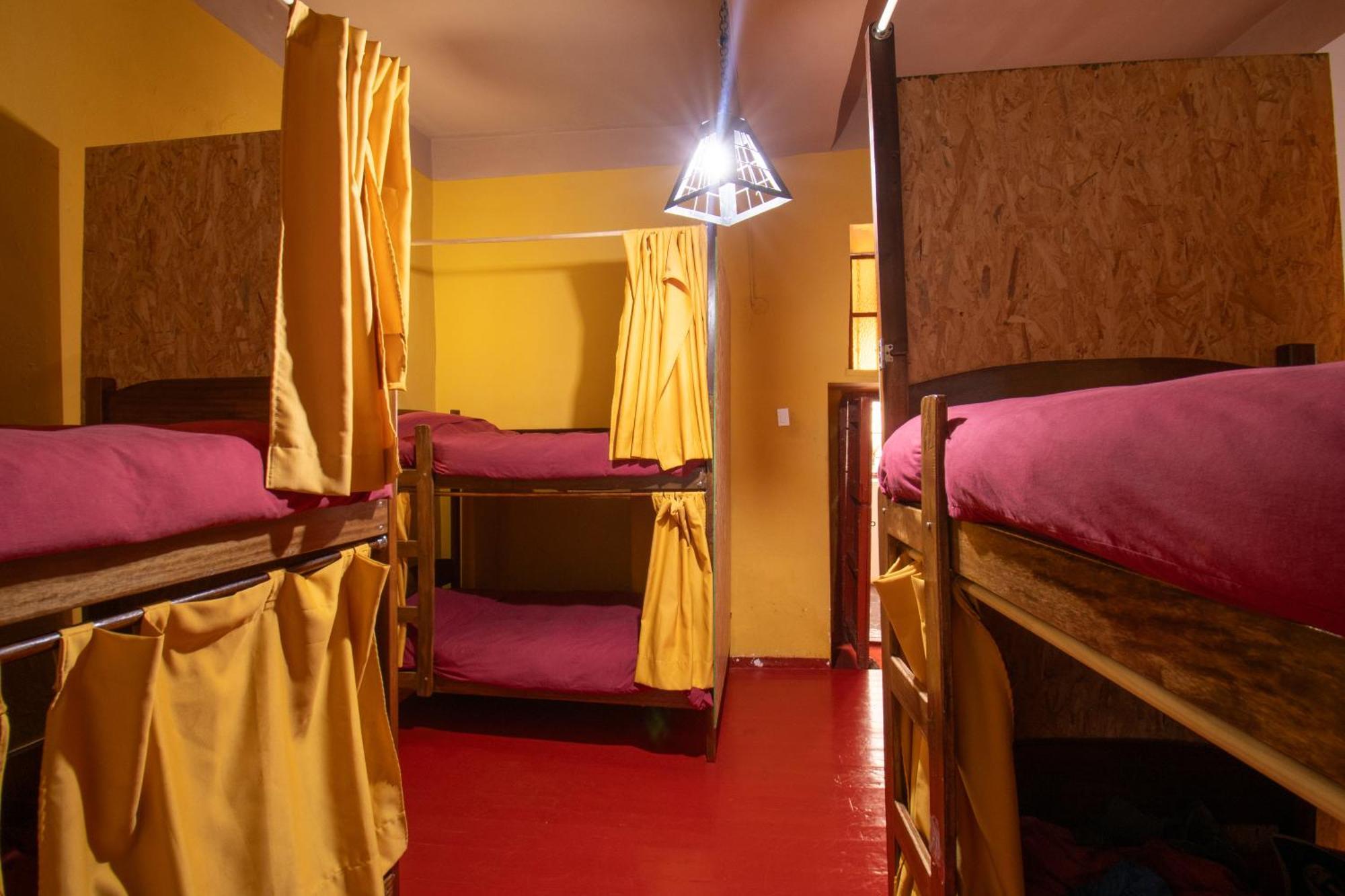 Hostal Vip House *